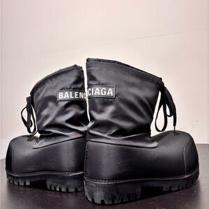 Balenciaga Alaska Boots – Black
Size EU 40 (US 8)